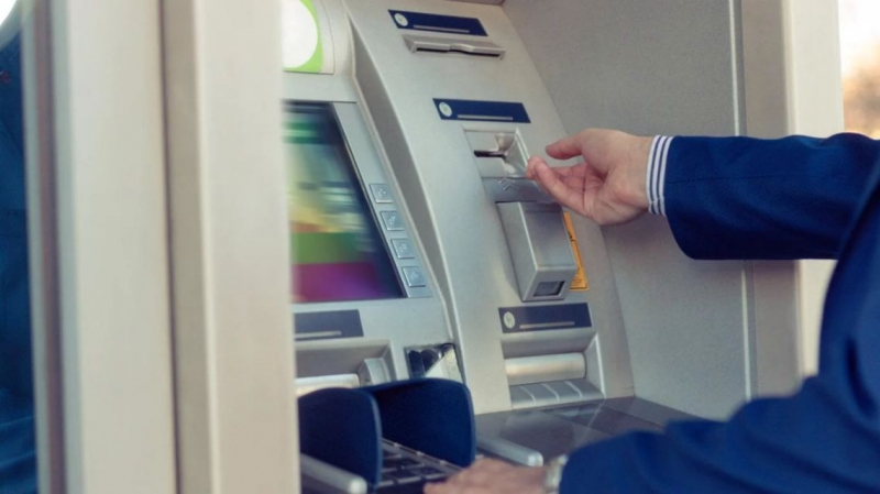 Sin tarjeta de débito, ya se puede retirar dinero en los cajeros automáticos