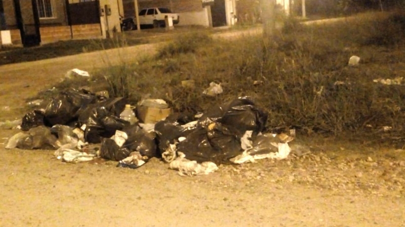 Preocupa el mal uso de los contenedores de basura