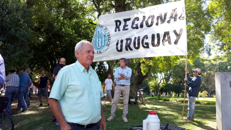 La CGT uruguayense salió contra el acuerdo entre la CGT (nacional) y la UIA para reducir salarios