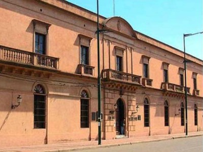 Docentes de Agmer del Colegio del Uruguay rechazan depender de Uader