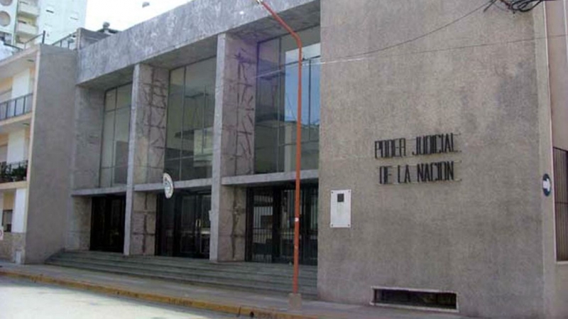 Cerraron los tribunales Federales por un nexo cercano con un caso positivo 