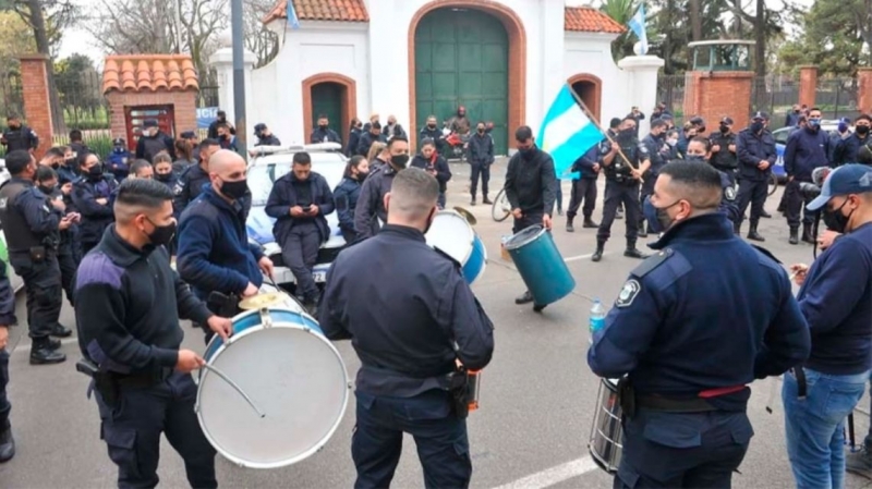 Sedición, el delito que cometieron los policías por rodear la Quinta de Olivos