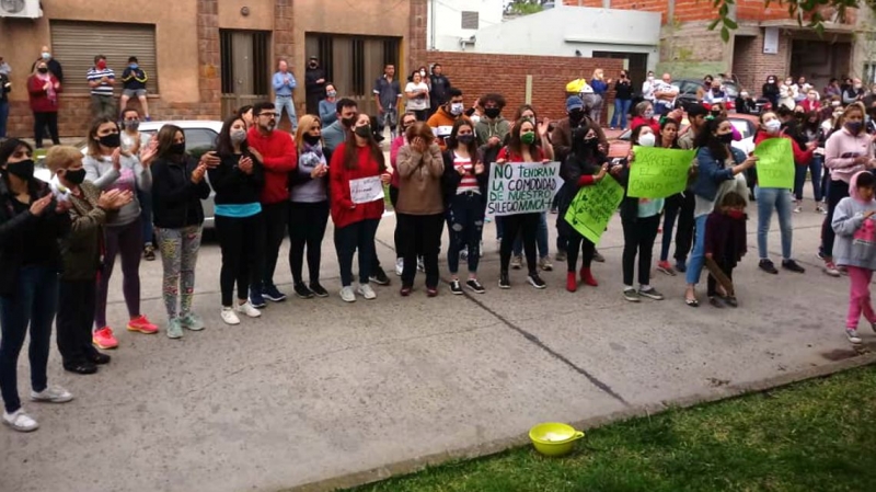 Basavilbaso: vecinos marcharon a la casa de un presunto violador