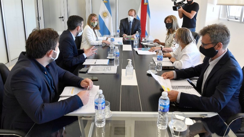 Bordet afirmó que la decisión es que las clases comiencen presencialmente