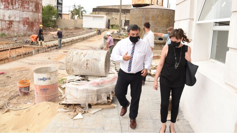 Recorrida del Intendente por la el futuro centro cultural, Excentral Caseros