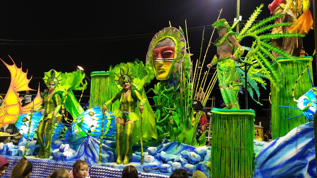 Concepción vivió su primera noche de carnaval