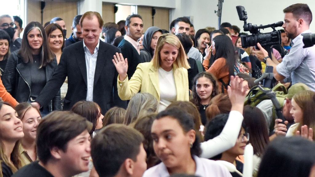 Bordet y Stratta lanzaron el Senado Juvenil