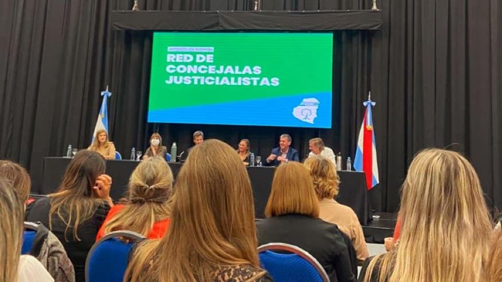 Stratta encabezó el encuentro de la Red Provincial de Concejalas del PJ