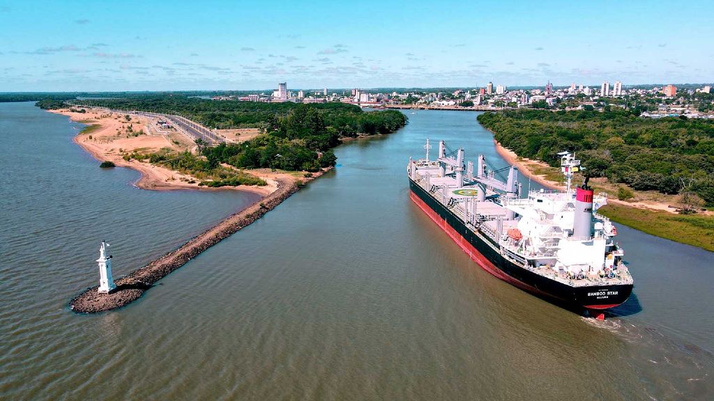 Llegan tres buques para cargar en el puerto uruguayense