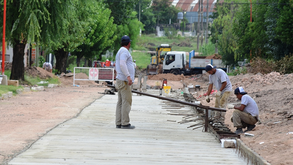 Más de 800 vecinos se verán beneficiados con la pavimentación en el barrio Zapata