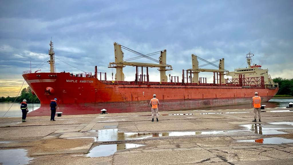 Ingresó el cuarto buque del mes al puerto de Concepción del Uruguay