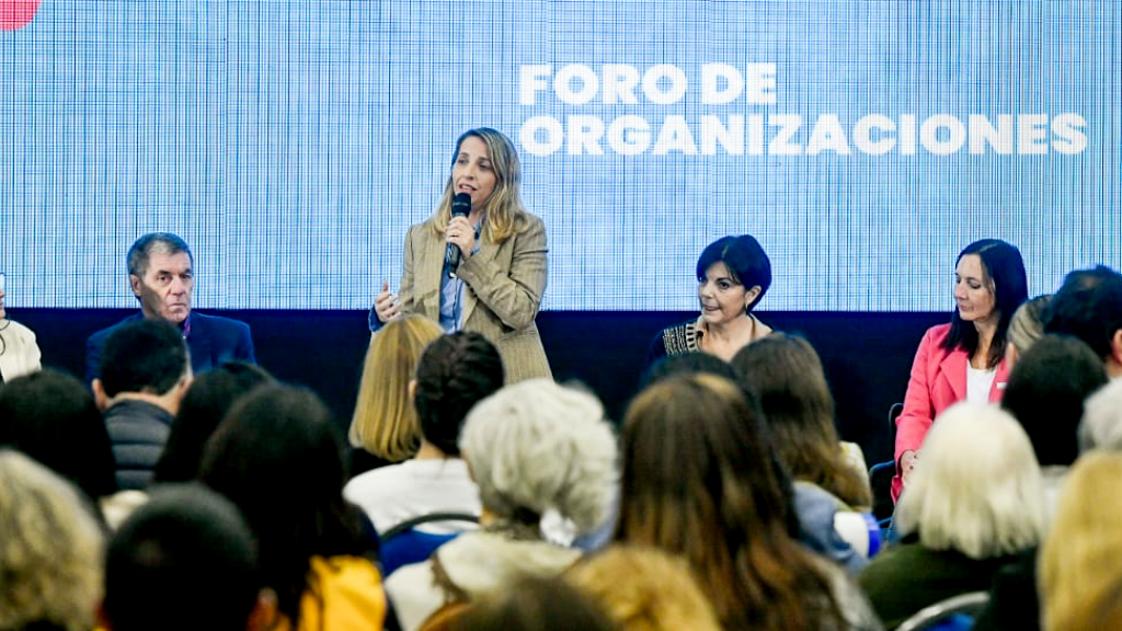 Stratta presentó propuestas para fortalecer la sociedad civil