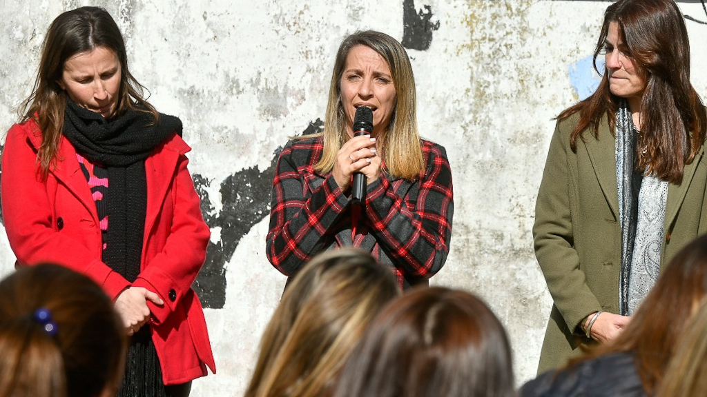 Stratta: “Nuestro adversario es el que recorta derechos, el que paraliza las obras”