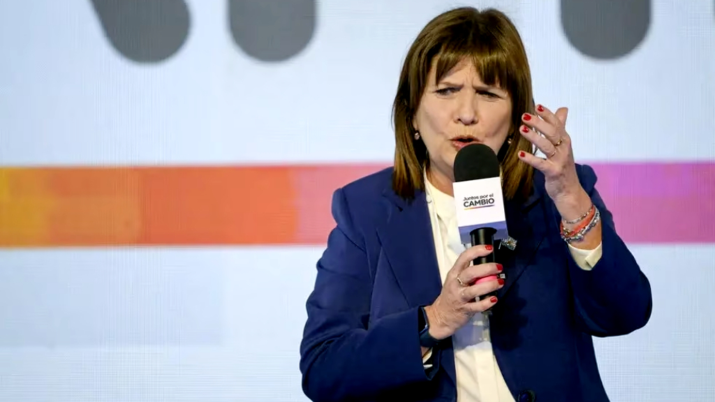 El CAER repudió la amenaza de Bullrich de escuchar a los abogados con sus defendidos