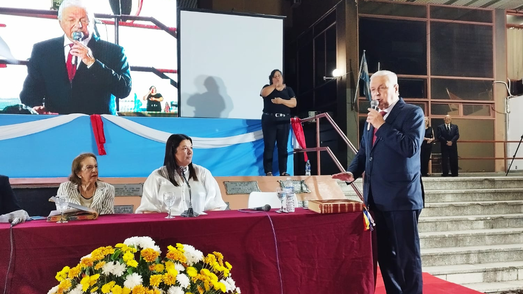 Lauritto asumió con el “compromiso hacer que Concepción del Uruguay esté presente”