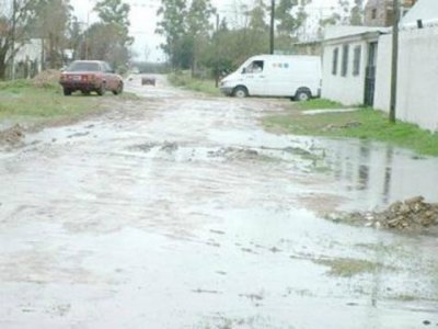 Defensa Civil: tres familias se autoevacuaron por la lluvia