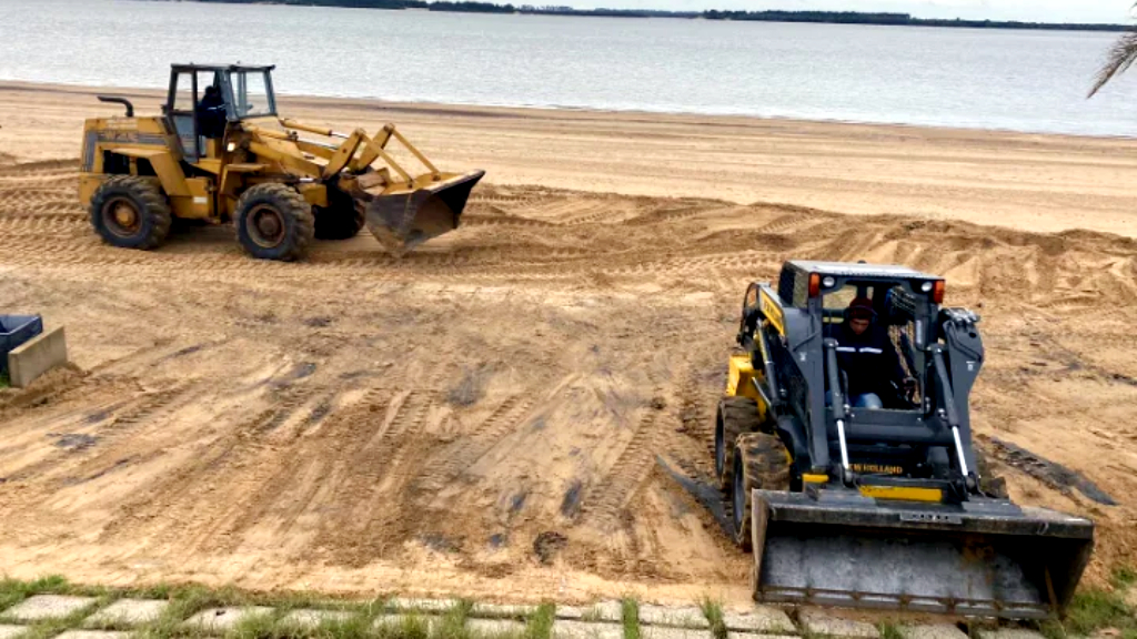 Se preparan las playas para el verano