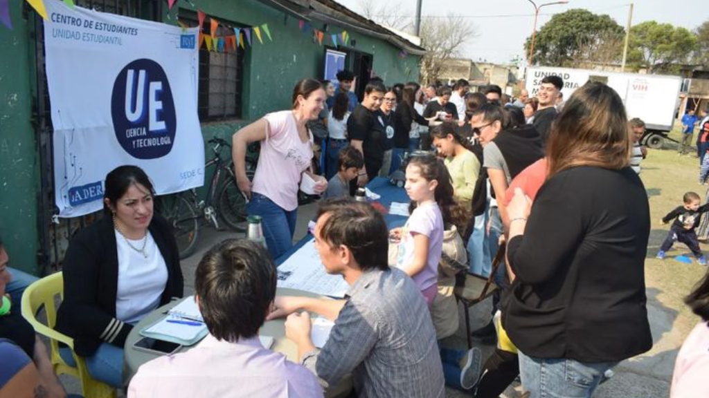 “Mujeres Construyendo Futuro” llega a barrio Los Palos