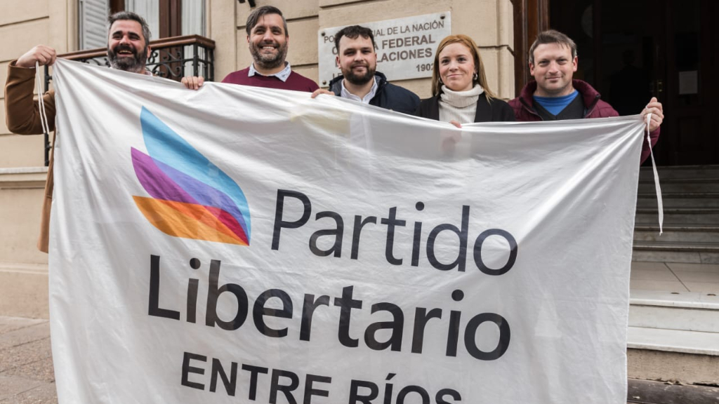 Erro advierte que el Partido Libertario existe desde antes de Milei