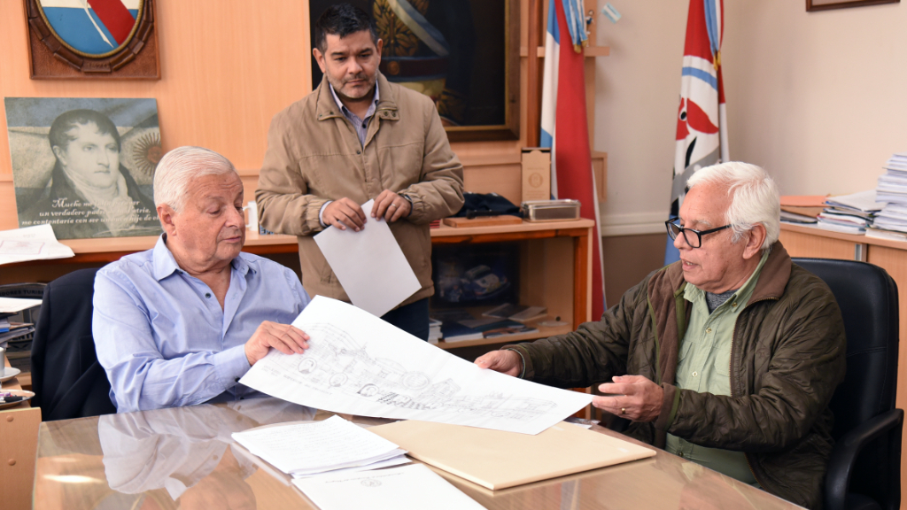 Presentan propuesta para mural histórico en homenaje al Colegio del Uruguay