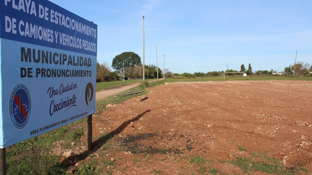 Construyen una playa de estacionamiento para camiones