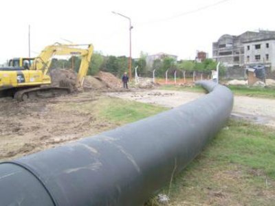 Colocan la nueva cañería del Plan Maestro de Agua