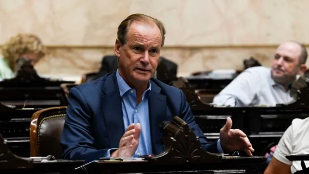 Bordet presentó proyecto de acceso a créditos para pequeñas empresas