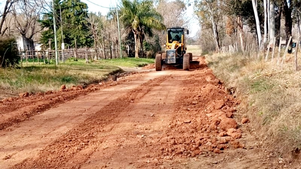 Trabajos en las calles y desagües de barrio Hipódromo