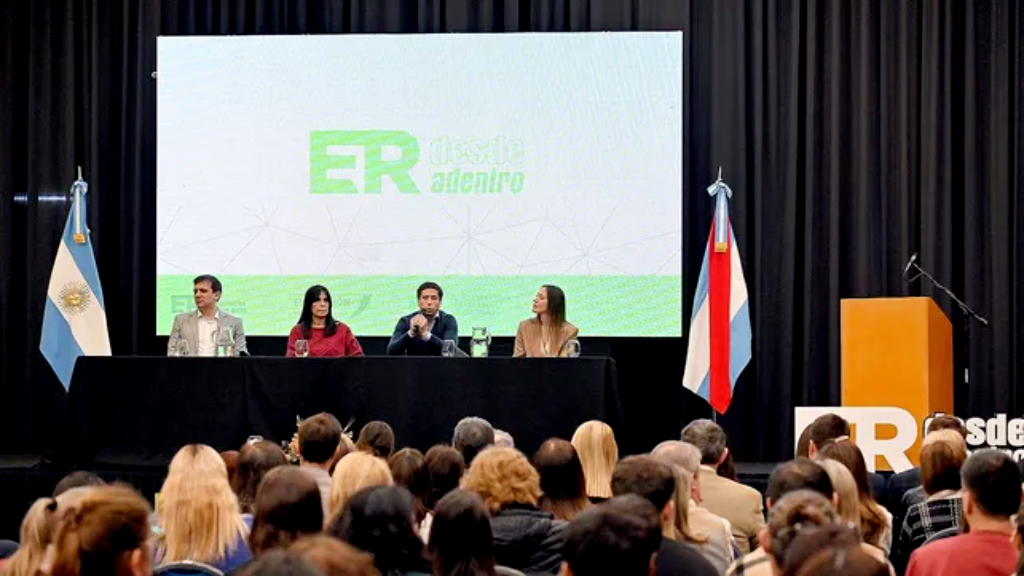 Provincia sale a capacitar a trabajadores estatales