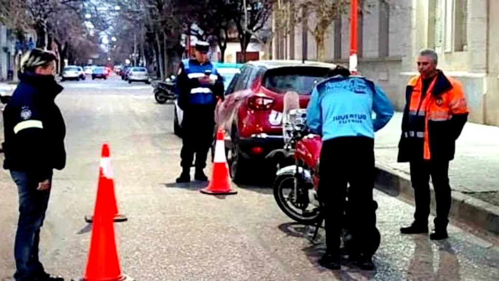 Controles viales y reducción de escapes ruidosos