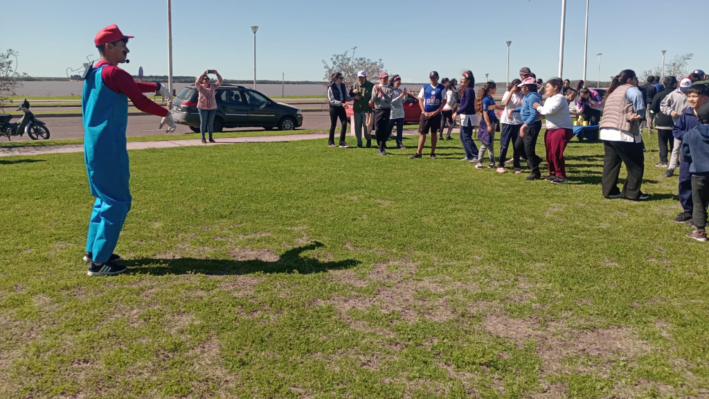 Chicas y chicos con discapacidad festejaron la primavera en la Isla
