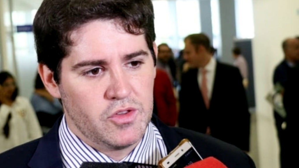 Cuestionan a Frigerio por marginar a la UCR