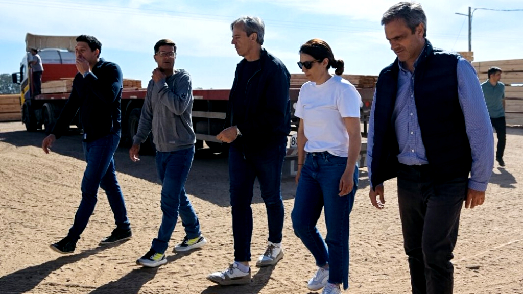 Michel, Bahl y Marclay con los aserraderos del departamento Uruguay