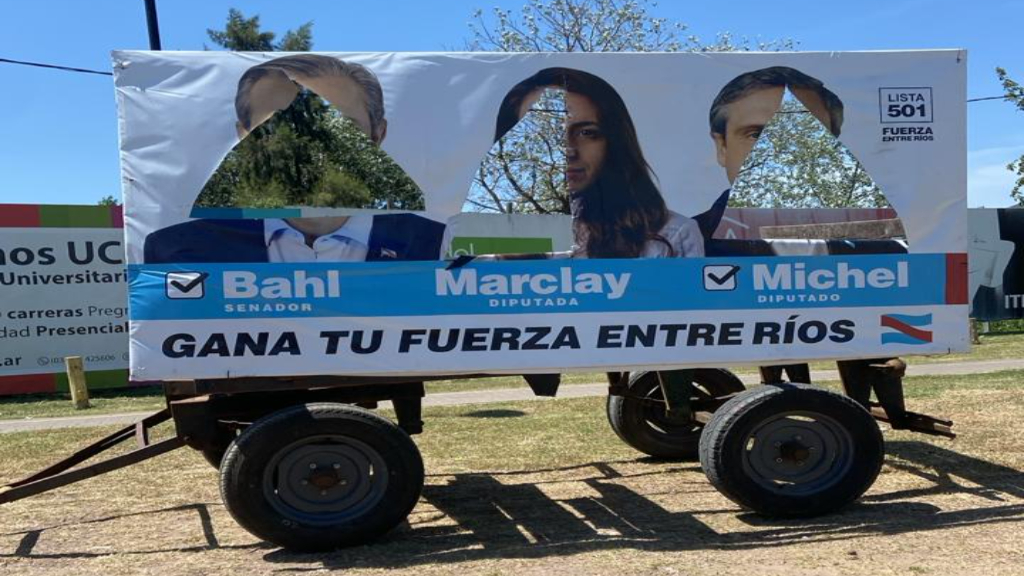 Atentan contra carteles de Fuerza Entre Ríos en Concepción