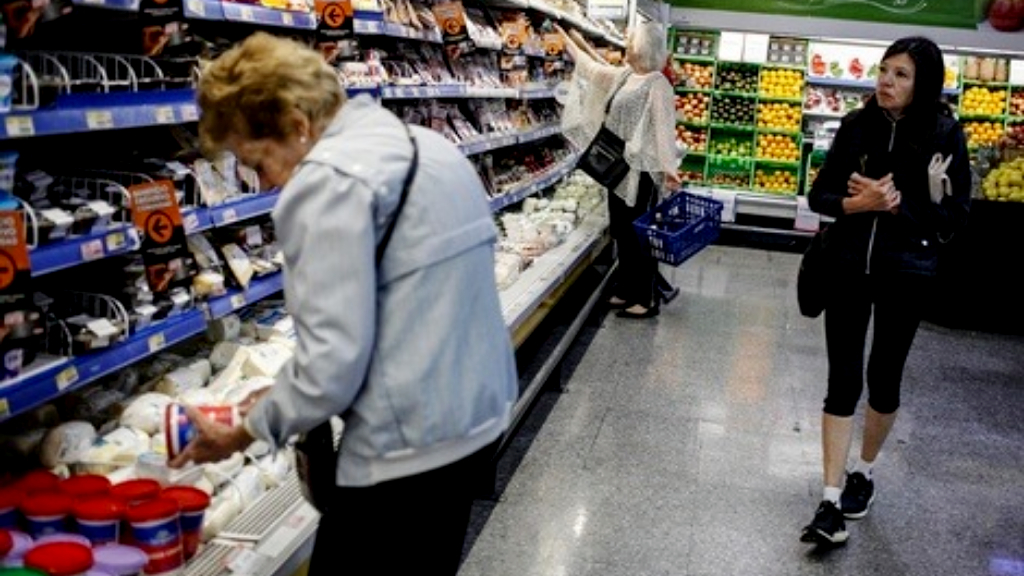 La inflación de alimentos se acelera y tensiona los precios 
