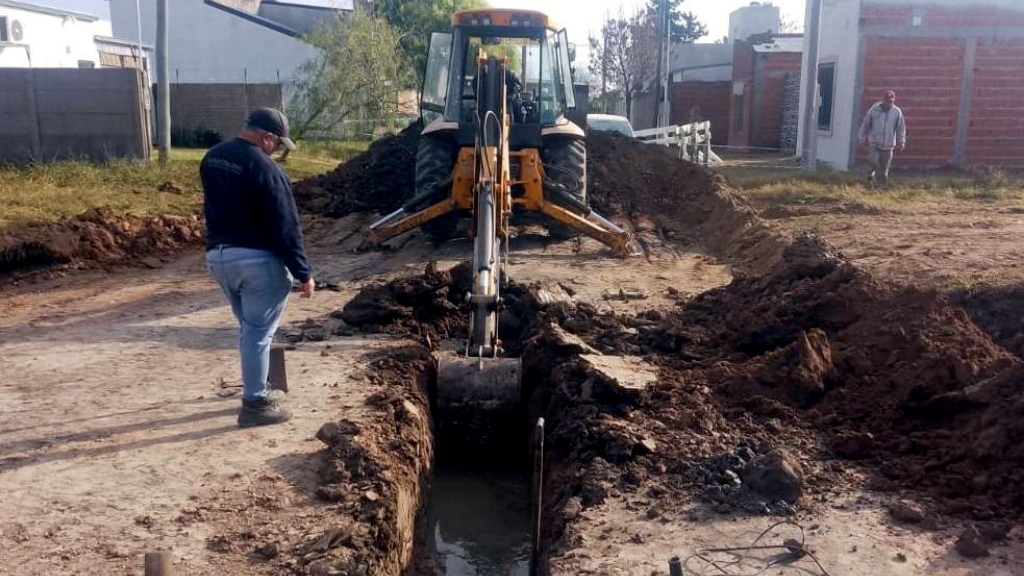 Ejecutan nuevas obras sanitarias antes del pavimento