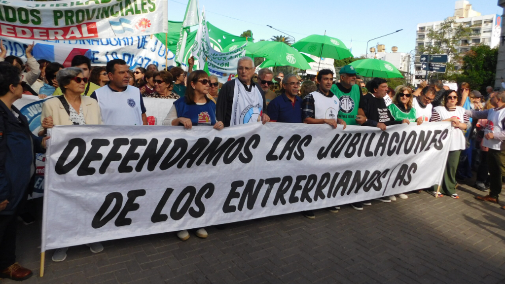 "Del déficit previsional, despidos, evasión y otras yerbas"