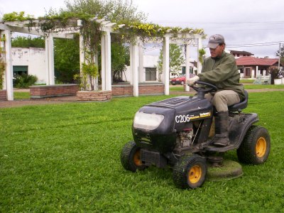 Se acondicionan calles y espacios verdes