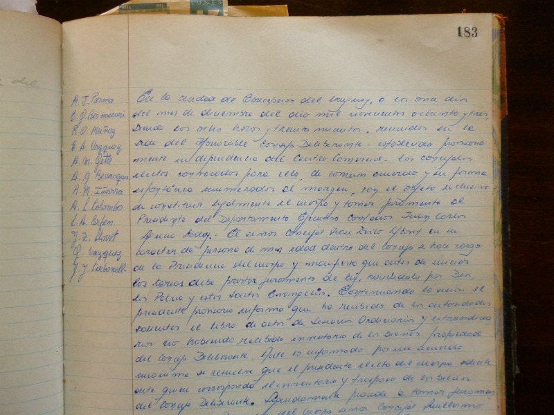 Tres páginas del libro de actas del Concejo muestran el antes, durante y después del Golpe de Estado