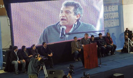 Urribarri se carga la campaña al hombro: llega a La Histórica con sus candidatos
