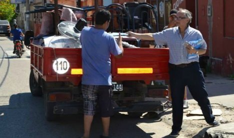 Nogueira, el Intendente militante: de caminata a entregar la boleta