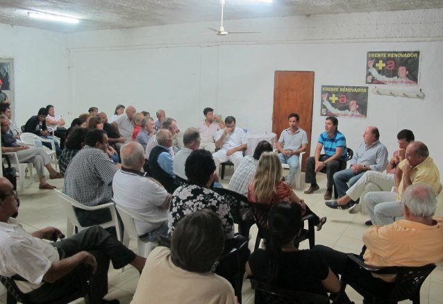 Busti continúa posicionando a Zavallo como el candidato de Massa