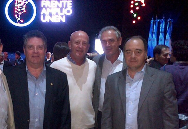 Benedetti, D´Agostino y Viale en el lanzamiento del Frente Amplio Unen 