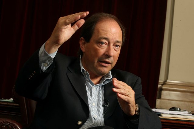 Ernesto Sanz, precandidato a Presidente por el FAU, línea UCR