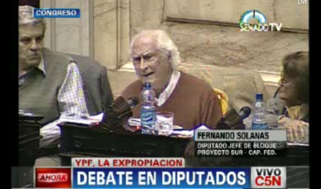 “YPF no es una empresa más, es una empresa que saca oro”, dijo Pino Solanas