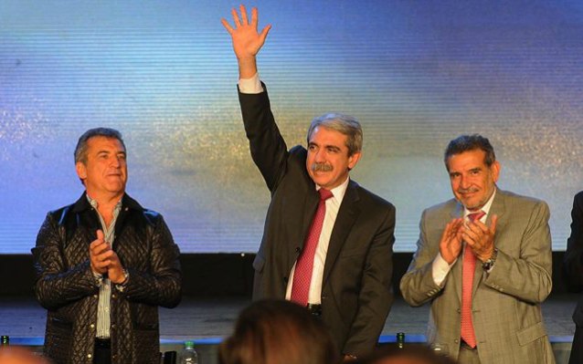 Urribarri, el único presidenciable en el lanzamiento de Aníbal Fernández