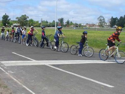 Comienzan las escuelas municipales de ciclismo y de fútbol