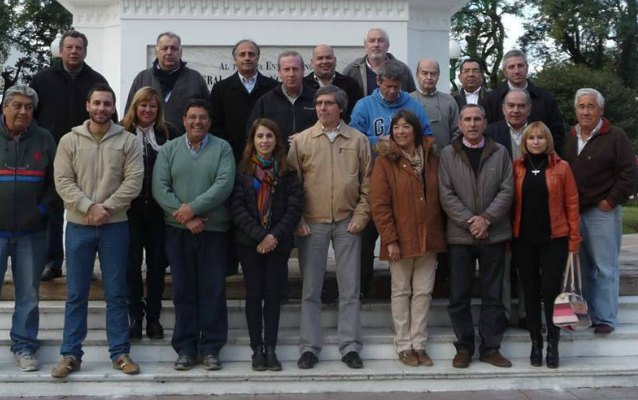 La Alianza anti oficialismo uruguayense se juntó para la foto