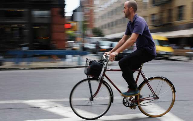 Larocca quiere que los vecinos usen bicicletas en el microcentro