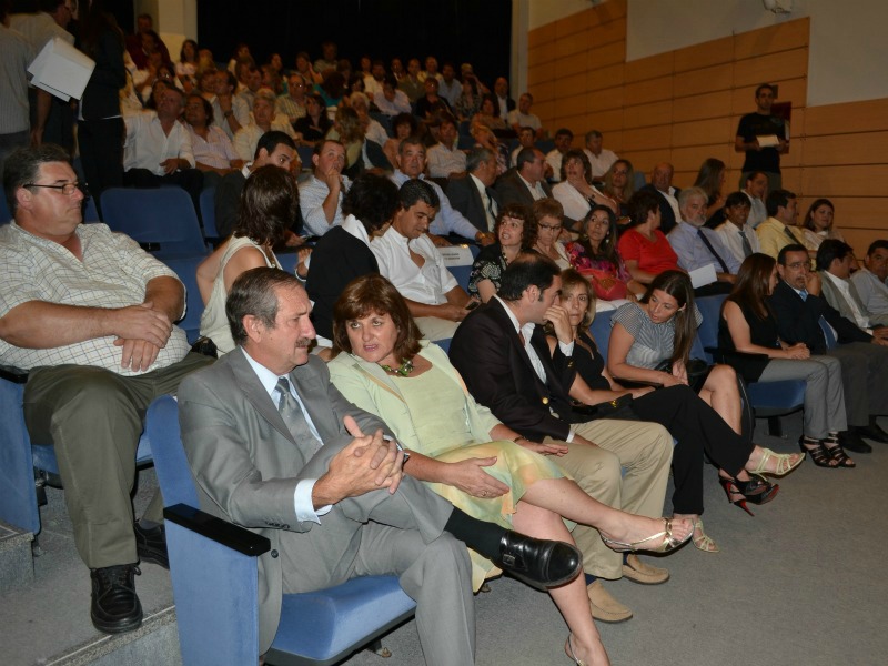 Schepens, Díaz y los concejales electos (1 y 2 fila) - Imagen: Babel, Clara Chauvin